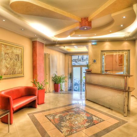 Argo Hotel Пирей Экстерьер фото