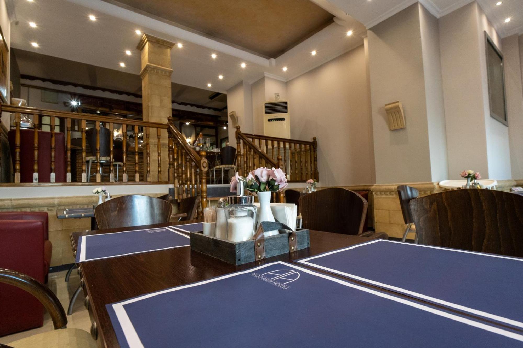 Argo Hotel Пирей Экстерьер фото
