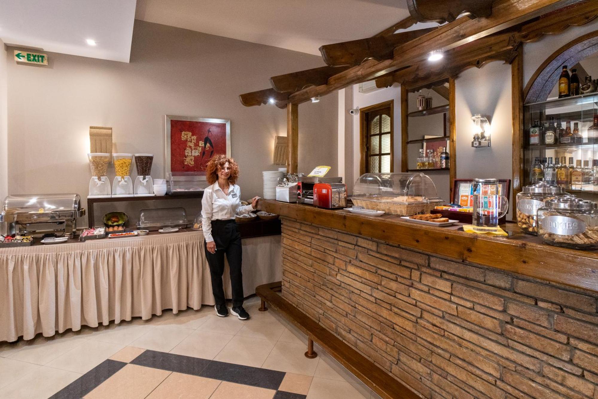 Argo Hotel Пирей Экстерьер фото